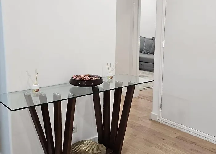 Apartamento T3 Em Lisboa/ Queluz